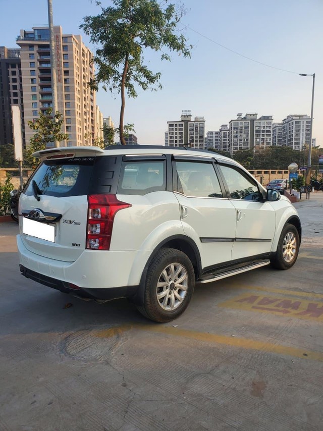 Second-hand 2015 Mahindra XUV500 W10 AWD for sale in Surat-8