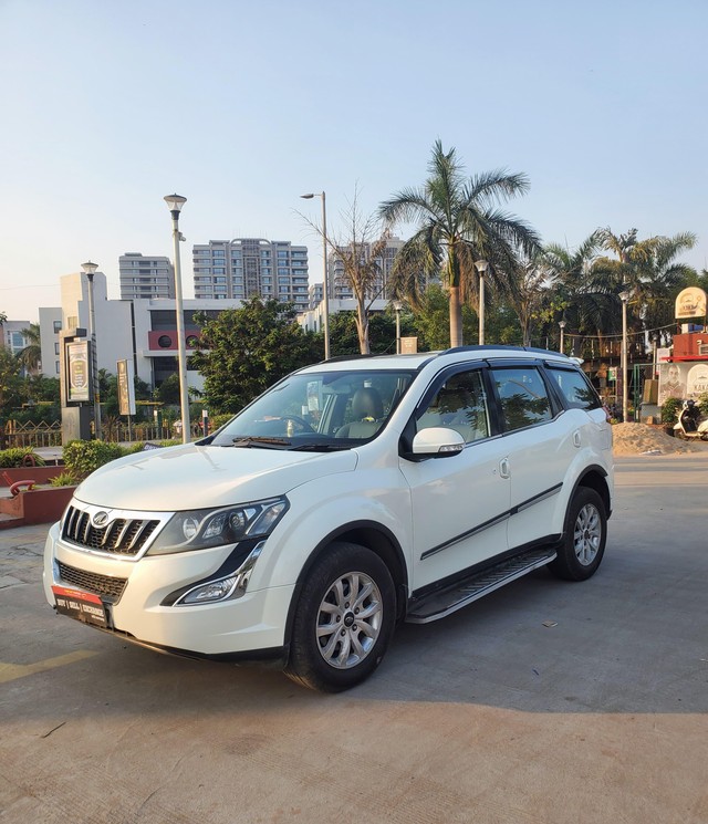 Second-hand 2015 Mahindra XUV500 W10 AWD for sale in Surat-1
