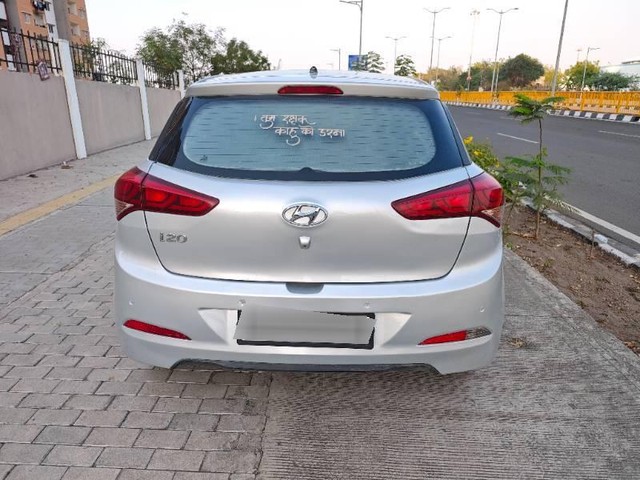 Second-hand 2014 Hyundai i20 Sportz 1.2 for sale in Rajkot-4