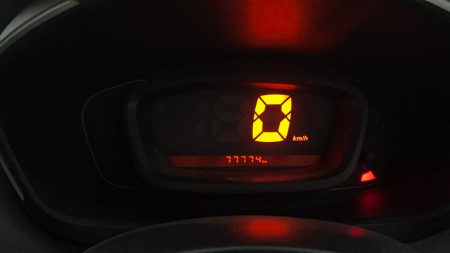 Second-hand 2017 Renault KWID 1.0 AMT RXT for sale in Mysore-13