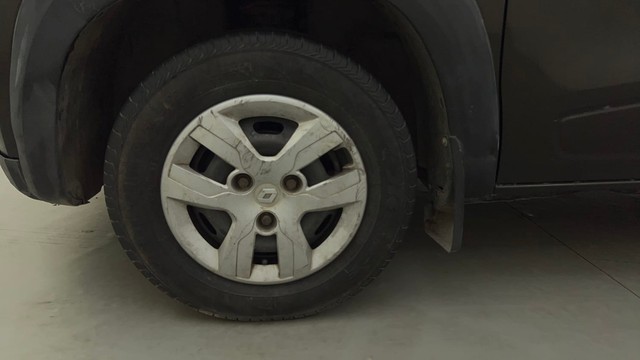 Second-hand 2017 Renault KWID 1.0 AMT RXT for sale in Mysore-20