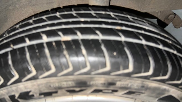 Second-hand 2017 Renault KWID 1.0 AMT RXT for sale in Mysore-31