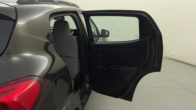 Second-hand 2017 Renault KWID 1.0 AMT RXT for sale in Mysore-25