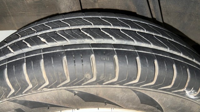 Second-hand 2017 Renault KWID 1.0 AMT RXT for sale in Mysore-39