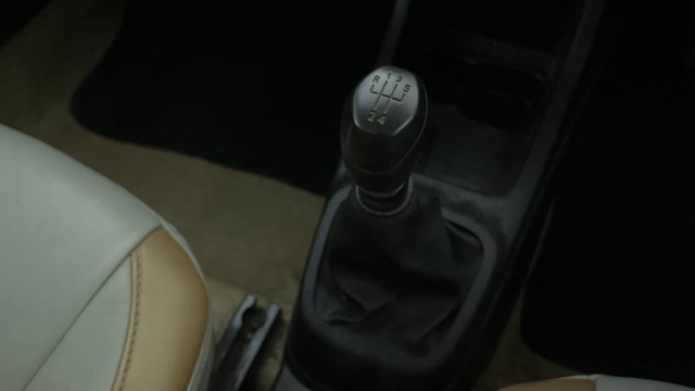 Second-hand 2017 Renault KWID 1.0 AMT RXT for sale in Mysore-12