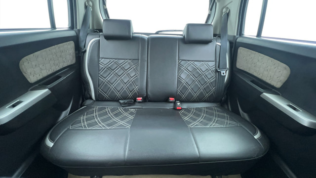 Second-hand 2016 Maruti Suzuki Wagon R VXI 1.2 for sale in Chennai-30