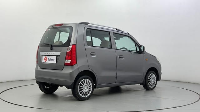 Second-hand 2017 Maruti Suzuki Wagon R VXI for sale in Ahmedabad-3