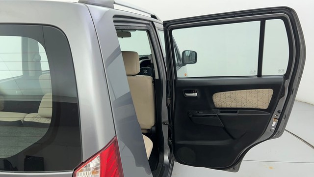 Second-hand 2017 Maruti Suzuki Wagon R VXI for sale in Ahmedabad-27