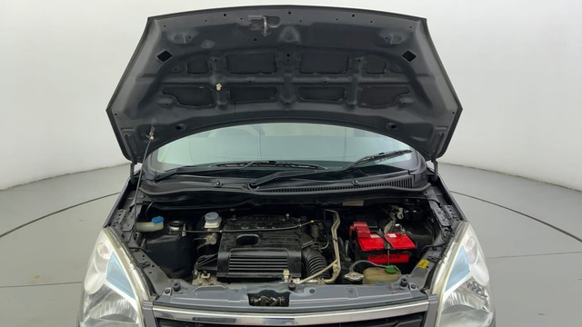 Second-hand 2017 Maruti Suzuki Wagon R VXI for sale in Ahmedabad-8