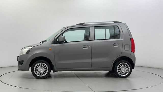 Second-hand 2017 Maruti Suzuki Wagon R VXI for sale in Ahmedabad-6