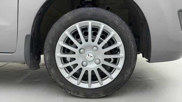 Second-hand 2017 Maruti Suzuki Wagon R VXI for sale in Ahmedabad-17