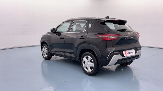 Second-hand 2024 Nissan Magnite XL for sale in Lucknow-5