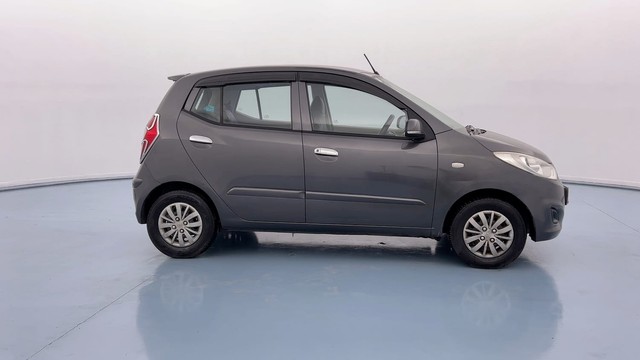 Second-hand 2013 Hyundai i20 Sportz Petrol for sale in Lucknow-2