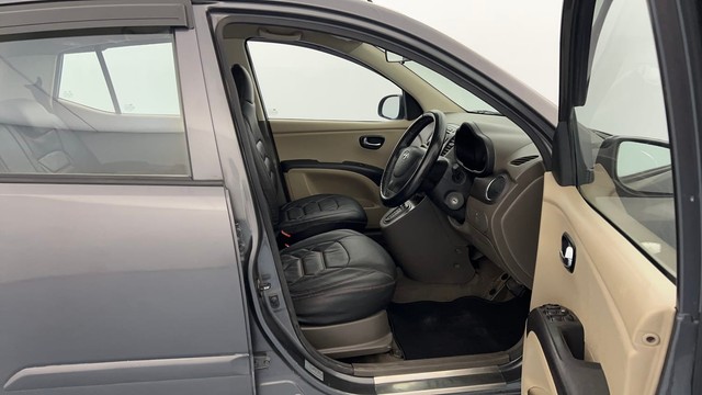 Second-hand 2013 Hyundai i20 Sportz Petrol for sale in Lucknow-15