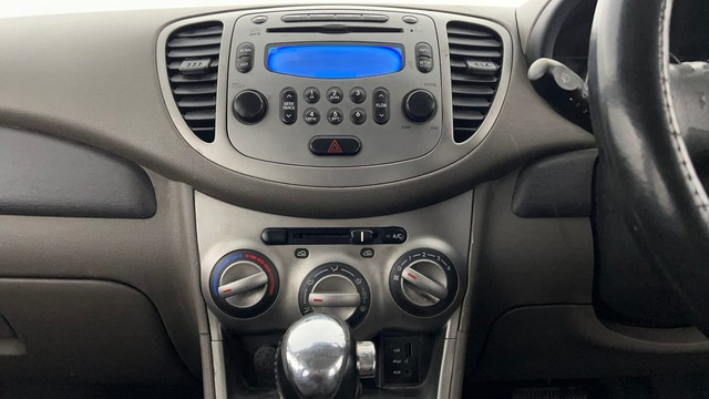 Second-hand 2013 Hyundai i20 Sportz Petrol for sale in Lucknow-25