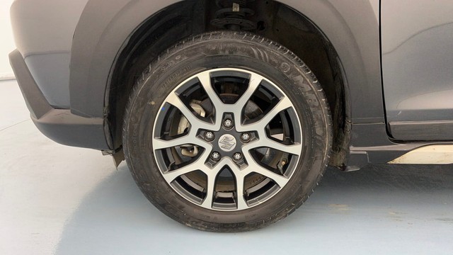 Second-hand 2023 Maruti Suzuki XL6 Zeta for sale in Lucknow-20