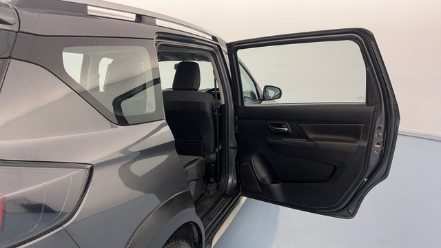 Second-hand 2023 Maruti Suzuki XL6 Zeta for sale in Lucknow-37