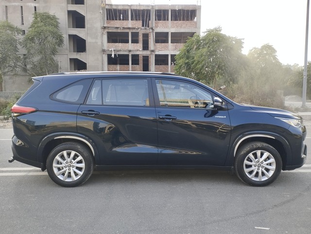 Second-hand 2023 Toyota Innova Hycross VX(O) 7STR Hybrid for sale in New Delhi-1