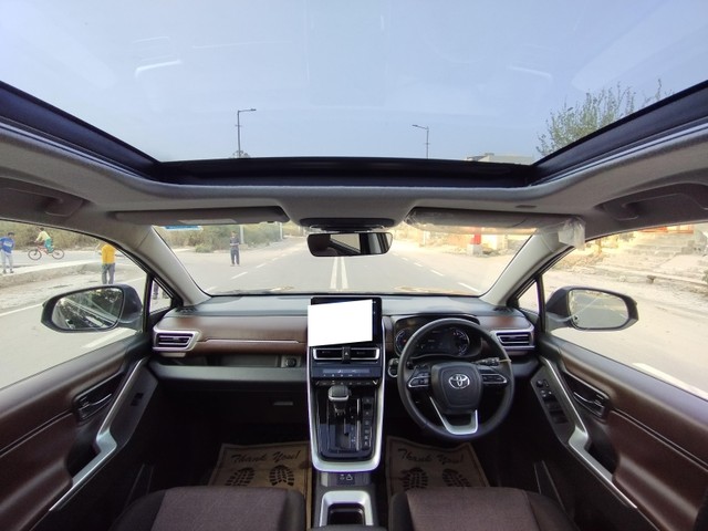 Second-hand 2023 Toyota Innova Hycross VX(O) 7STR Hybrid for sale in New Delhi-7