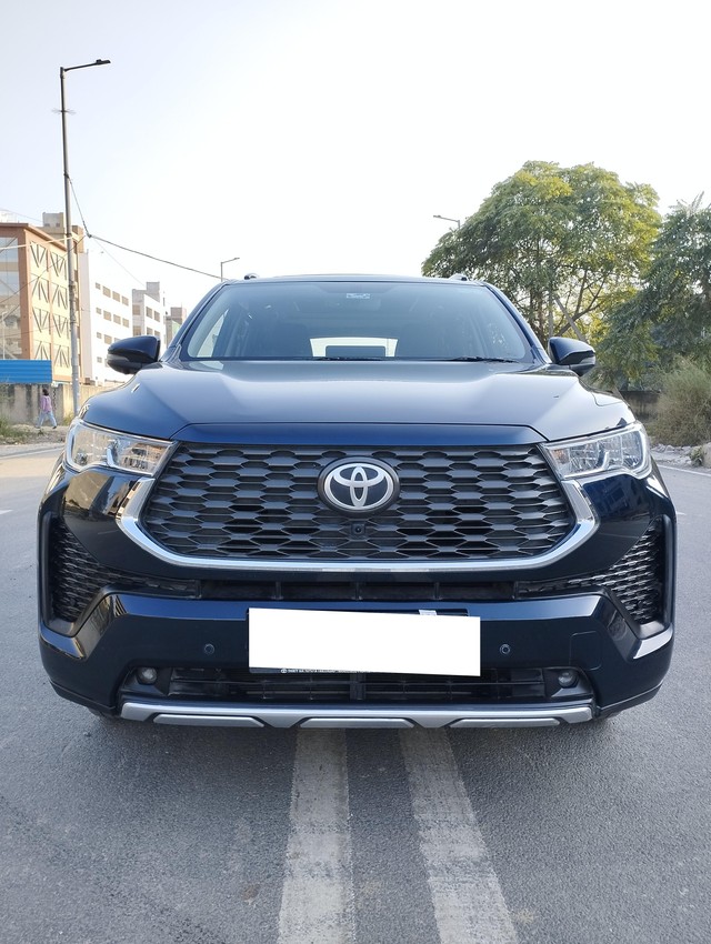 Second-hand 2023 Toyota Innova Hycross VX(O) 7STR Hybrid for sale in New Delhi-10