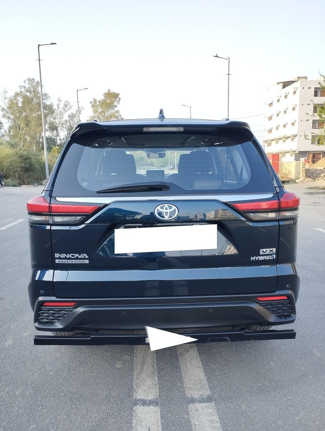 Second-hand 2023 Toyota Innova Hycross VX(O) 7STR Hybrid for sale in New Delhi-2