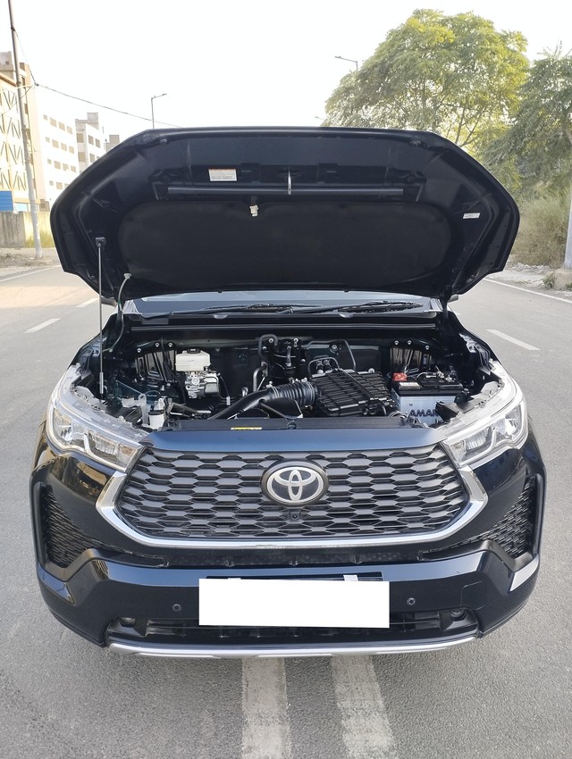 Second-hand 2023 Toyota Innova Hycross VX(O) 7STR Hybrid for sale in New Delhi-19