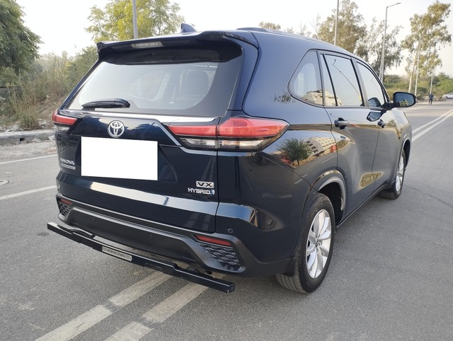 Second-hand 2023 Toyota Innova Hycross VX(O) 7STR Hybrid for sale in New Delhi-8
