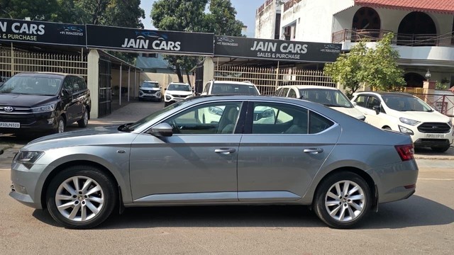 Second-hand 2017 Skoda Superb LK 2.0 TDI AT for sale in Lucknow-6