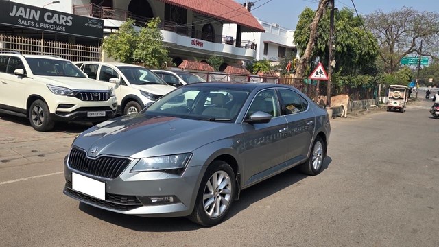 Second-hand 2017 Skoda Superb LK 2.0 TDI AT for sale in Lucknow-3