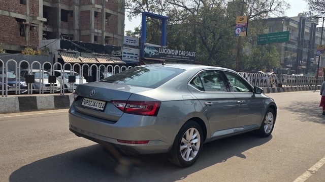 Second-hand 2017 Skoda Superb LK 2.0 TDI AT for sale in Lucknow-7