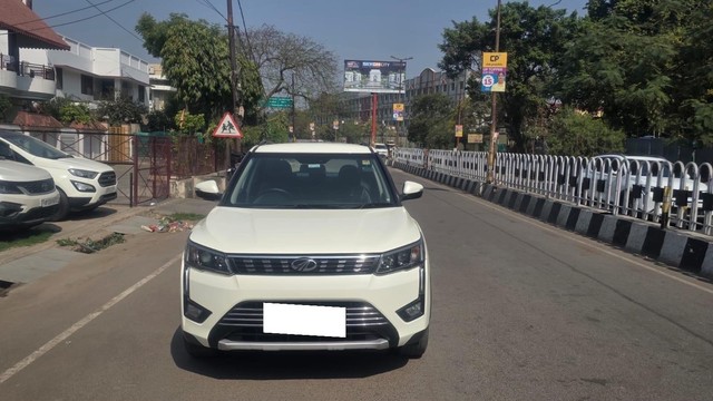 Mahindra XUV300 W8 AMT Diesel BSIV Second-hand 2019 Mahindra XUV300 W8 AMT Diesel BSIV for sale in Lucknow-0