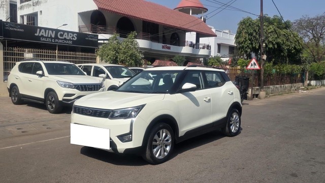 Mahindra XUV300 W8 AMT Diesel BSIV Second-hand 2019 Mahindra XUV300 W8 AMT Diesel BSIV for sale in Lucknow-3