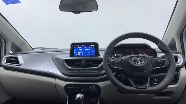 Second-hand 2023 Tata Altroz XZ for sale in Noida-11