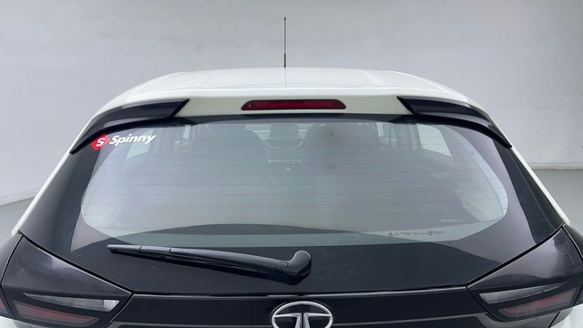 Second-hand 2023 Tata Altroz XZ for sale in Noida-23