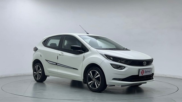 Second-hand 2023 Tata Altroz XZ for sale in Noida-1