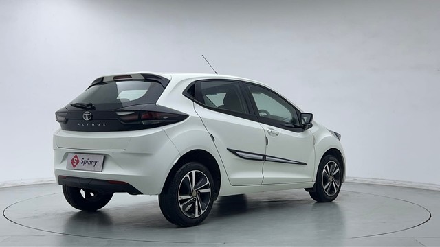 Second-hand 2023 Tata Altroz XZ for sale in Noida-3
