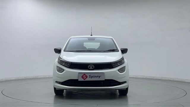 Second-hand 2023 Tata Altroz XZ for sale in Noida-7