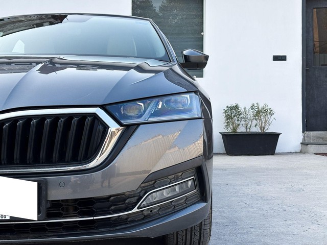 Skoda Octavia Laurin and Klement Second-hand 2022 Skoda Octavia Laurin and Klement for sale in New Delhi-9