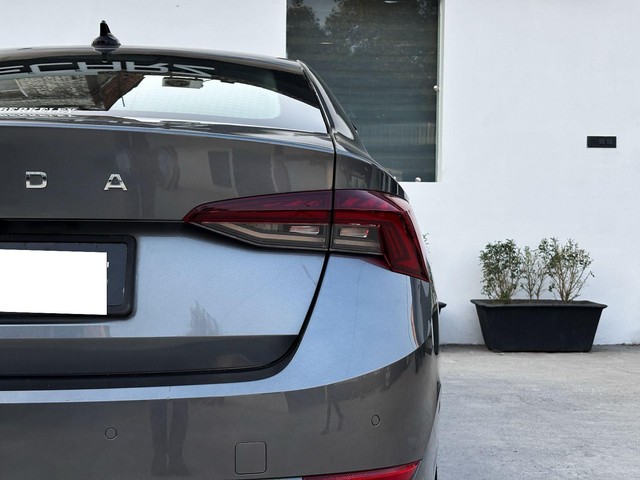 Skoda Octavia Laurin and Klement Second-hand 2022 Skoda Octavia Laurin and Klement for sale in New Delhi-3