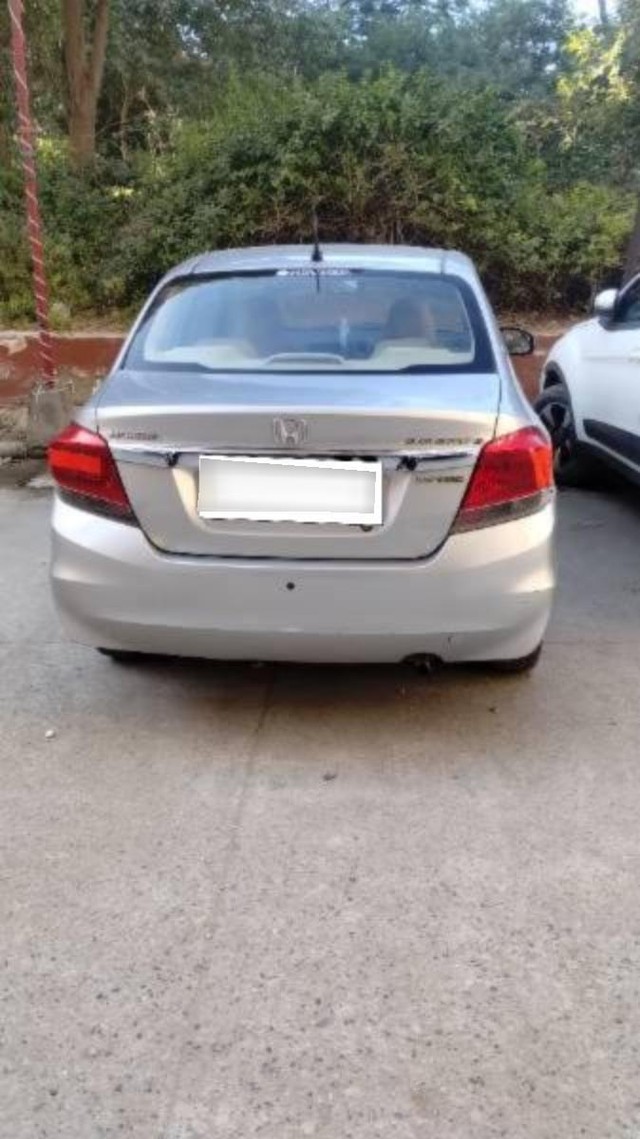 Second-hand 2013 Honda Amaze S i-Vtech for sale in Alwar-3