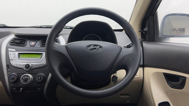 Second-hand 2015 Hyundai EON Magna for sale in New Delhi-34