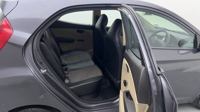 Second-hand 2015 Hyundai EON Magna for sale in New Delhi-28