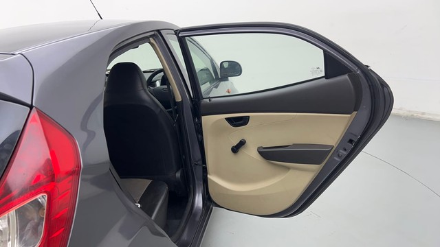 Second-hand 2015 Hyundai EON Magna for sale in New Delhi-30