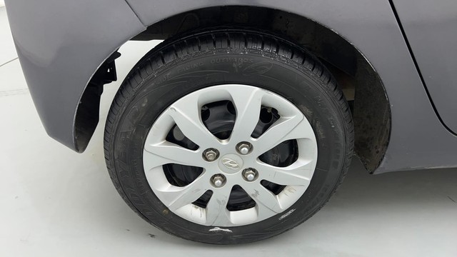 Second-hand 2015 Hyundai EON Magna for sale in New Delhi-18