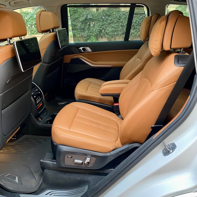 Second-hand 2022 BMW X7 xDrive30d DPE Signature for sale in Thane-24