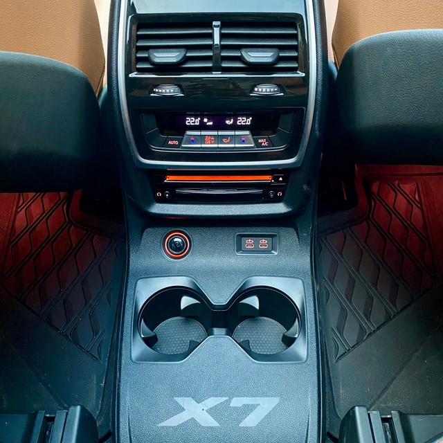 Second-hand 2022 BMW X7 xDrive30d DPE Signature for sale in Thane-17