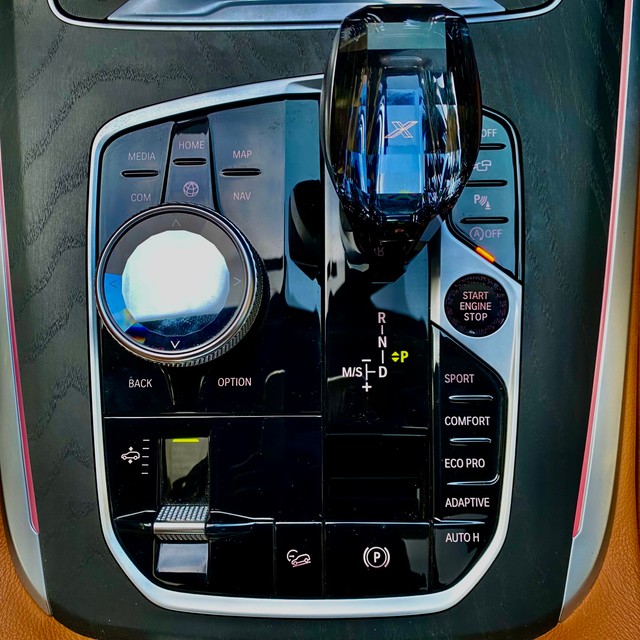 Second-hand 2022 BMW X7 xDrive30d DPE Signature for sale in Thane-15