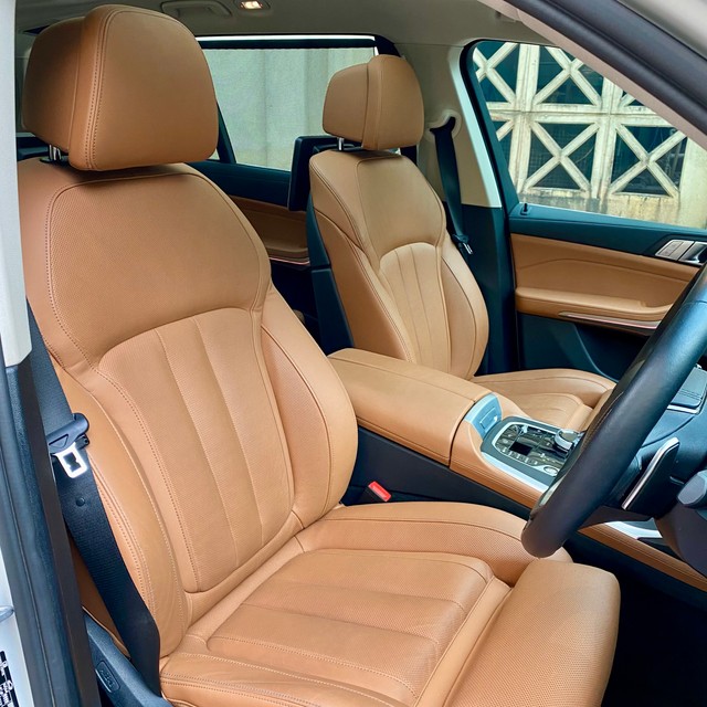 Second-hand 2022 BMW X7 xDrive30d DPE Signature for sale in Thane-14