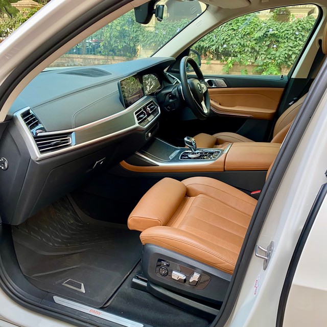 Second-hand 2022 BMW X7 xDrive30d DPE Signature for sale in Thane-13
