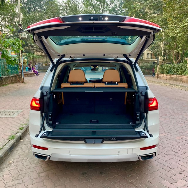 Second-hand 2022 BMW X7 xDrive30d DPE Signature for sale in Thane-10